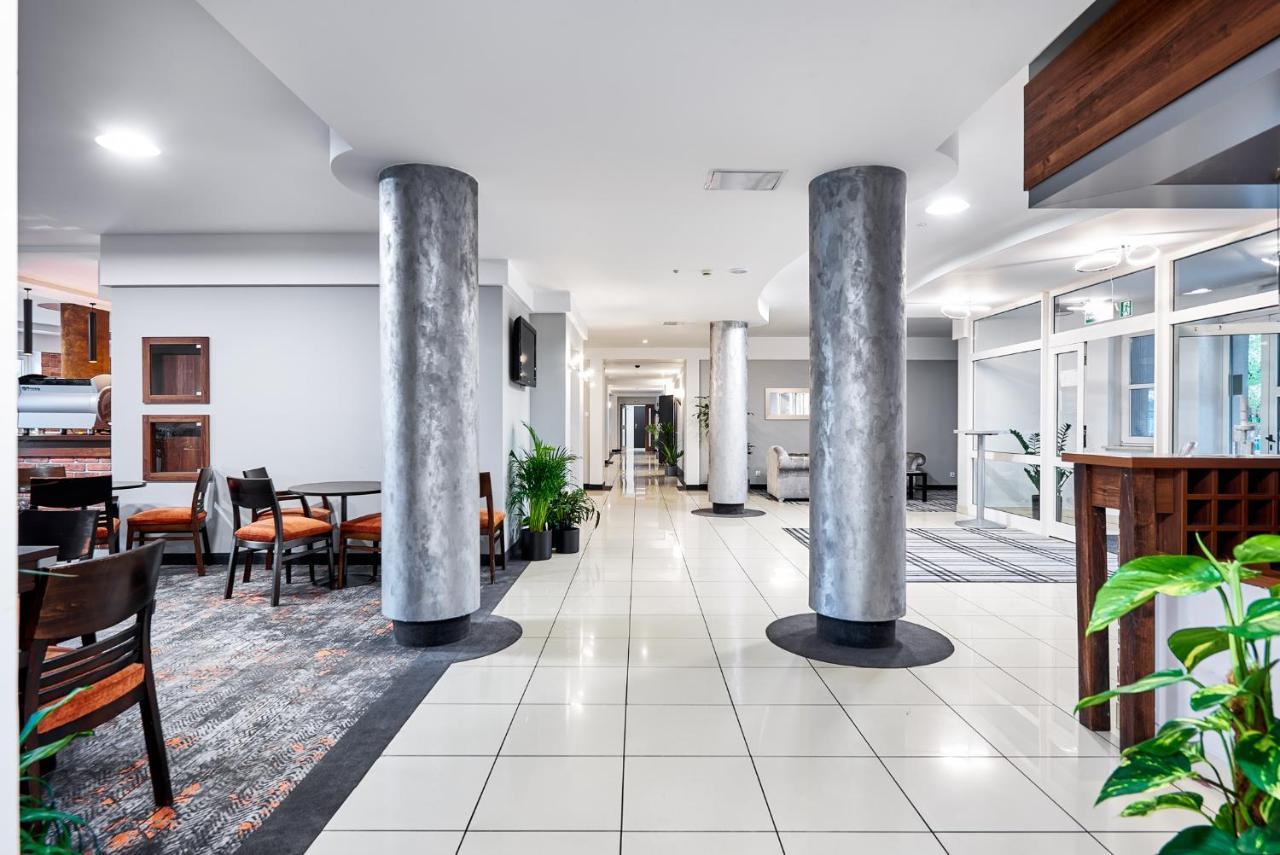 Hotel Anton By Dns Прушков Екстериор снимка